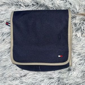 TOMMY HILFIGER HANGING MAKEUP BAG